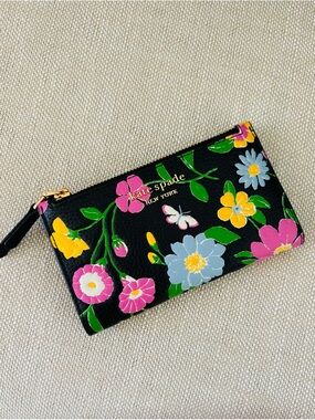 Kate Spade Roulette Wallet NWOT Black Leather Floral Embossed Limited Edition